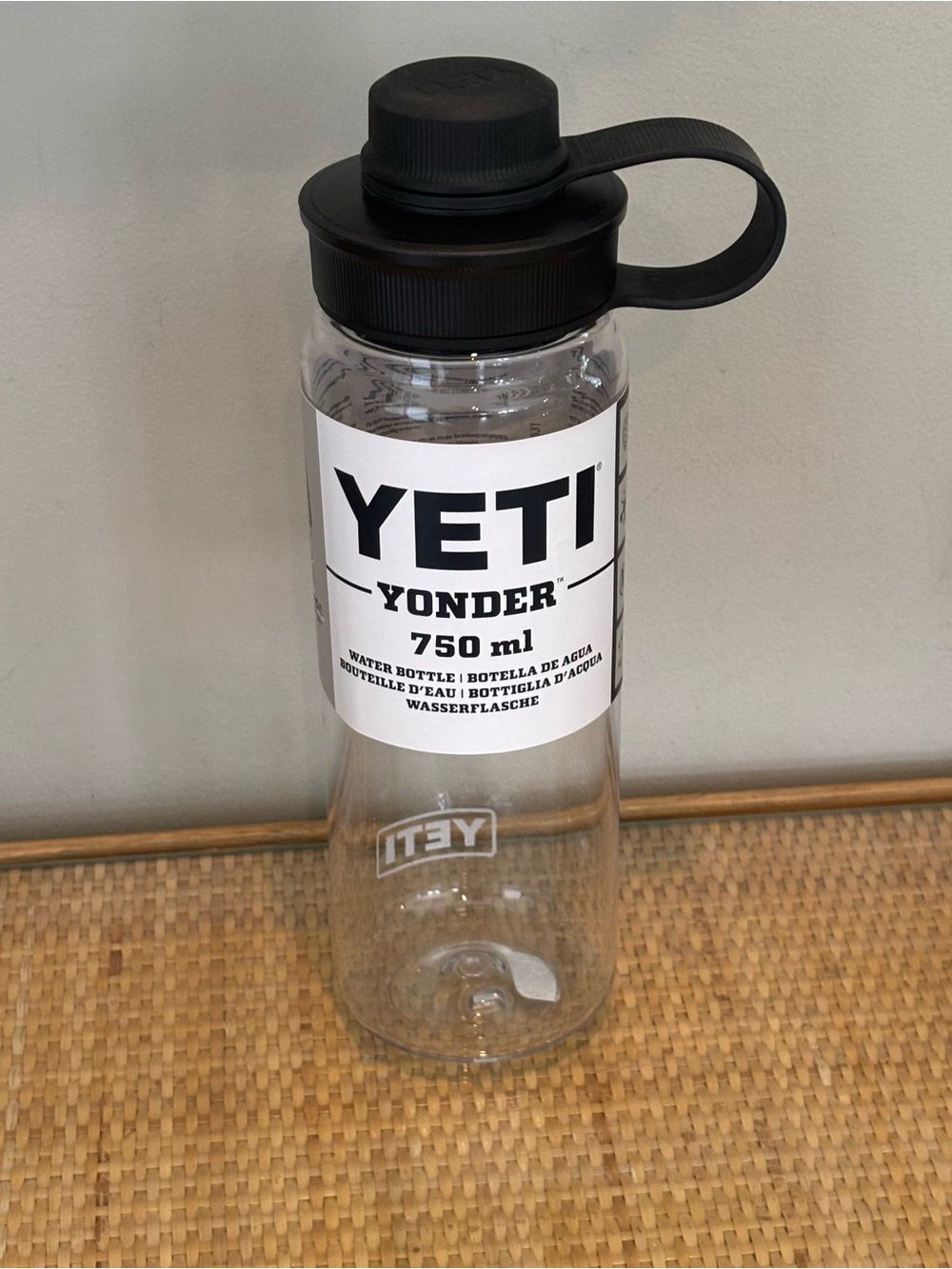 YETI Yonder 750 mL (25 oz) plastic water bottle NEW!